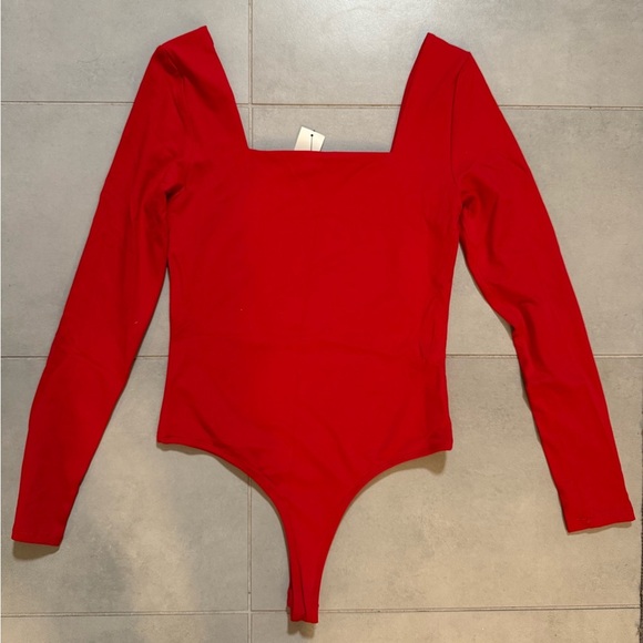 Francesca's Collections Red Long-Sleeve Square Neck Bodysuit - Picture 4 of 6